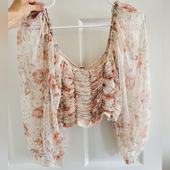 Free People Tops - Beautiful FREE PEOPLE Flowy Soft Floral Chiffon Blouse Sz S